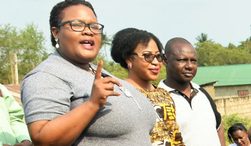 ​SHIRIKA LA RELI LAENDELEA NA KAMPENI YA ELIMU YA UELEWA KUHUSU USALAMA NA ULINZI WA MIUNDOMBINU YA RELI